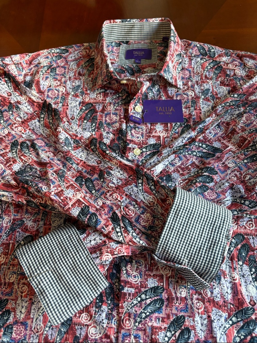 TALLIA Red Paisley Print Button-Down Shirt - Picture 5 of 6